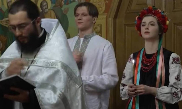 Πόλεμος στην Ουκρανία: «Θέλουμε να πεθάνουμε μαζί» - Παντρεύτηκαν υπό τον ήχο των οβίδων