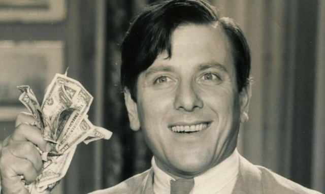 Δύο χρόνια χωρίς τον Κώστα Βουτσά – Οι 7 σκηνές που δεν θα ξεχάσουμε ποτέ