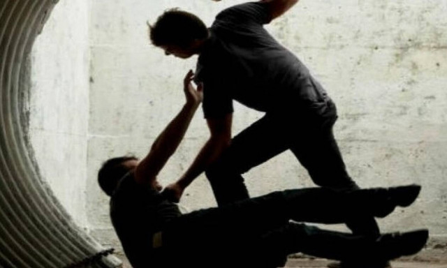 Καταγγελία για ομαδικό ξυλοδαρμό σε Κρητικό χωριό: «Έξω οι τραμπούκοι από το χωριό μας»