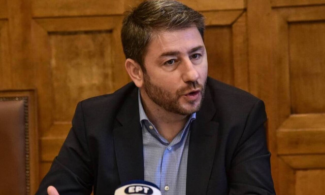 Ανδρουλάκης: Συλλυπητήρια στις οικογένειες των δέκα Ελλήνων που σκοτώθηκαν στην Ουκρανία