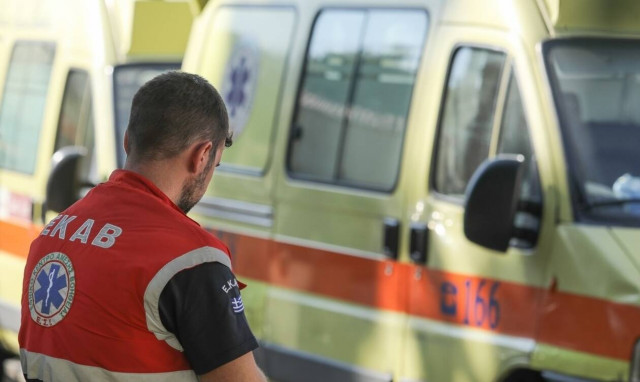 Τραγωδία στο Παγκράτι: Έκοψε τις φλέβες του και έβαλε φωτιά στο διαμέρισμά του