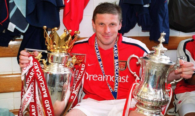 Πόλεμος στην Ουκρανία: Ο παλαίμαχος της Άρσεναλ, Όλεχ Λούζνι θα πολεμήσει για την πατρίδα του