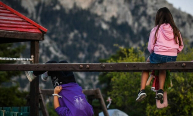 Κρήτη: Ανήλικος τους έκλεψε το κινητό και μετά τους το πούλησε