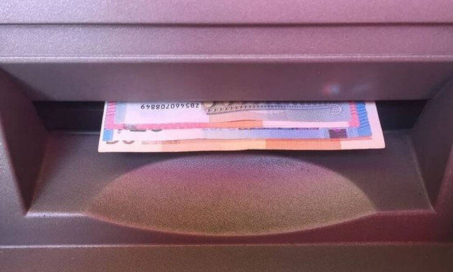 Πληρωμές ΕΦΚΑ - ΟΑΕΔ - ΟΠΕΚΑ: Ποιοι θα δουν χρήματα στους λογαριασμούς τους