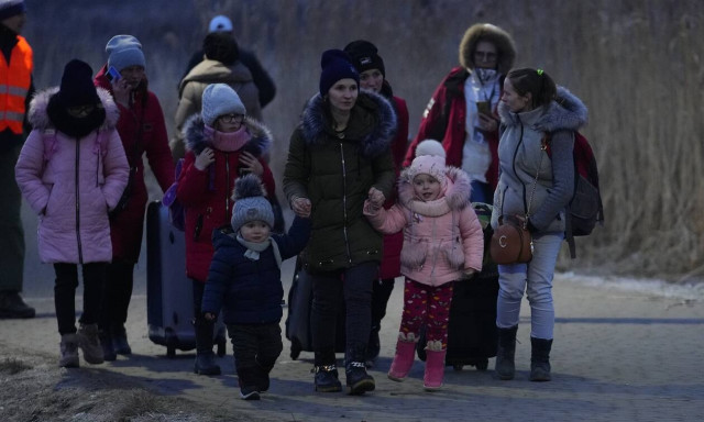 Ουκρανία: Η πιο συγκινητική φωτογραφία από τον πόλεμο - «Πούτιν, ευχαριστώ που έγινα πρόσφυγας»