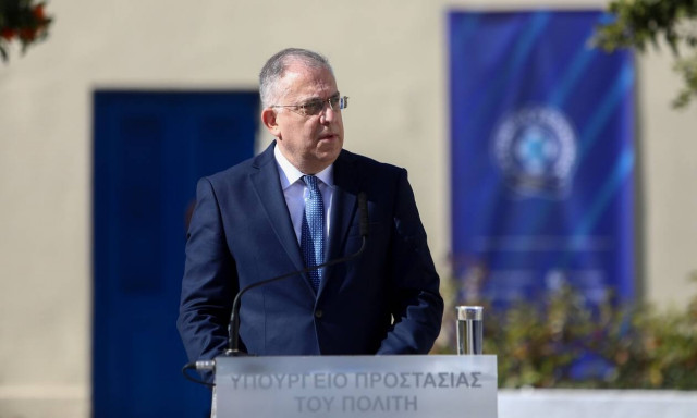 Θεοδωρικάκος: Ταυτοποιήθηκαν αυτοί που ανέβασαν το άθλιο πανό στην Τούμπα