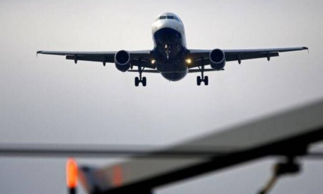 Κύπρος: 'Εκτακτη προσγείωση στη Λάρνακα για σύλληψη 39χρονου