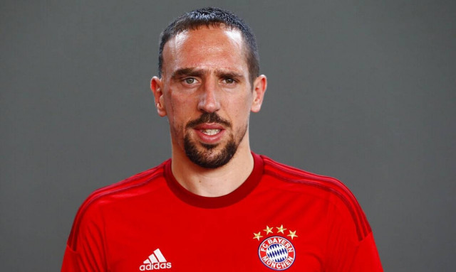 Serie A: Τροχαίο για τον Φρανκ Ριμπερι – Χτύπησε στο κεφάλι, γλίτωσε τα χειρότερα