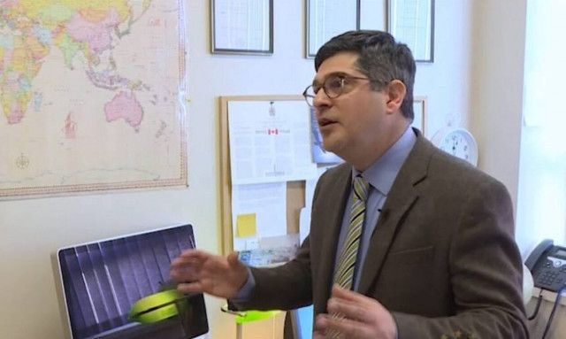 Τούρκος καθηγητής: Να εφαρμοστούν οι ίδιες κυρώσεις στην Τουρκία που εισέβαλε στην Κύπρο