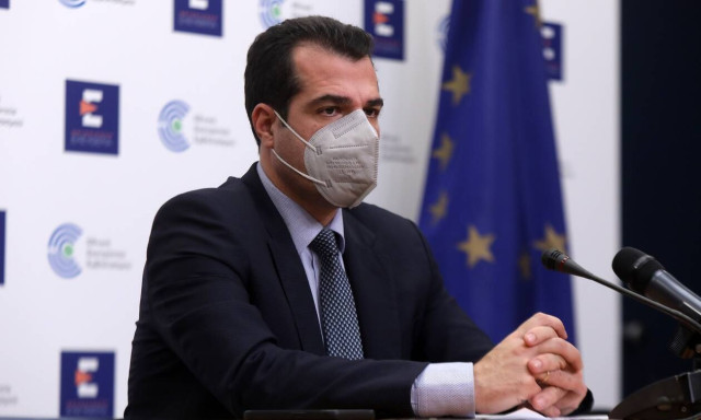 Plevris: Covid-19 restrictions to be gradually lifted from mid-March, 'normal' Easter to follow