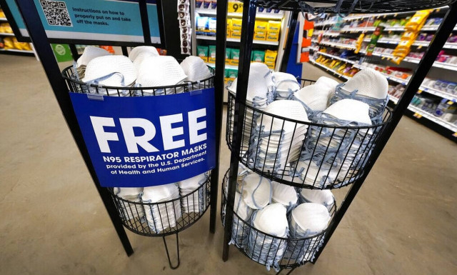 Κορονοϊός: Πετούν τις μάσκες οι Αμερικανοί στις περισσότερες πολιτείες των ΗΠΑ