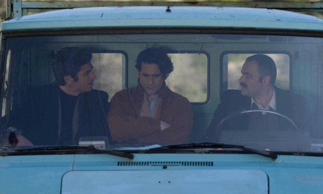 Άγριες Μέλισσες Spoiler 1/3: Λάμπρος και Πέτρος αντιμέτωποι με έναν μεγάλο κίνδυνο