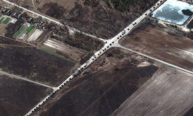 Πόλεμος στην Ουκρανία: Το Κίεβο τρέμει τη ρωσική φάλαγγα των 64χλμ που κινείται προς την πόλη