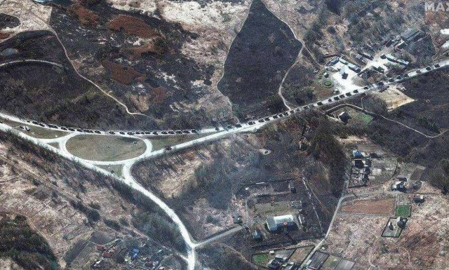 Πόλεμος στην Ουκρανία: Φτάνει στο Κίεβο η ρωσική φάλαγγα των 64 χιλιομέτρων