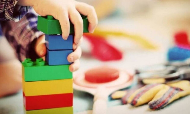 Νεκρά παιδιά στην Πάτρα: Νέα ερωτήματα από τις διαφορές στις καταθέσεις της μητέρας και των γιατρών