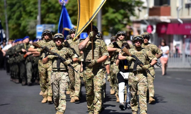 Ρωσική πρεσβεία στην Αθήνα: Το  ναζιστικό Τάγμα Αζόφ σκοτώνει Έλληνες στην Ουκρανία