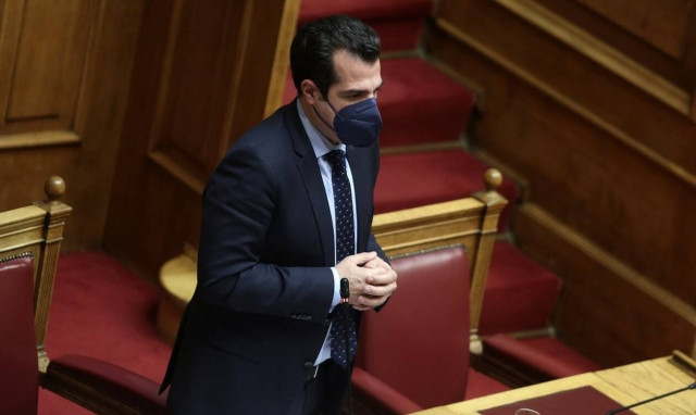 Πλεύρης: 400.000 ΑΜΚΑ επιβάρυναν με 100 εκατ. ευρώ το χρόνο τον προϋπολογισμό του ΕΟΠΥΥ