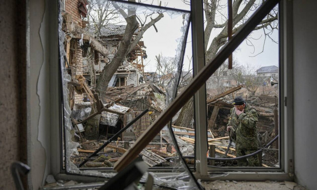 Ουκρανία: «Περιμένοντας τις βόμβες στο Κίεβο» - Συγκλονίζει συγγραφέας ελληνικής καταγωγής