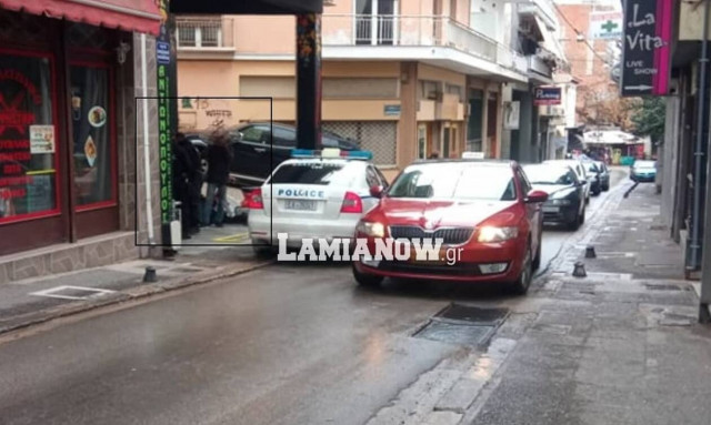 Λαμία: Συλλήψεις νεαρών μεσημεριάτικα στο κέντρο της πόλης (vid)