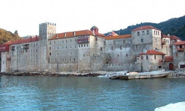 Αρχιεπίσκοπος Αμερικής: «Απόστημα που χρήζει τομής η κατάληψη Μονής Εσφιγμένου»