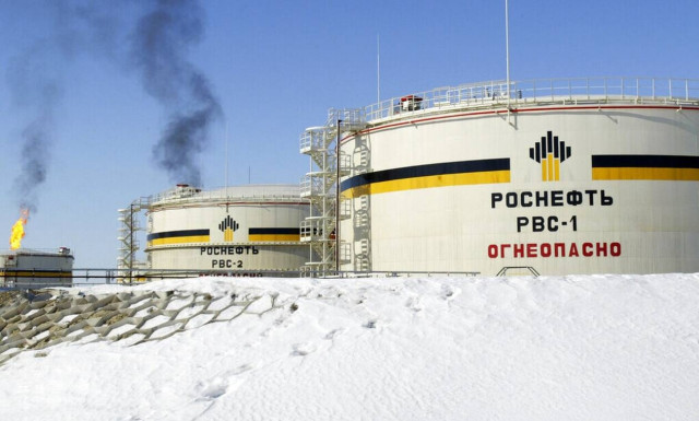 Πόλεμος στην Ουκρανία: Οι ΗΠΑ θα μειώσουν δραστικά την κατανάλωση πετρελαίου από τη Ρωσία