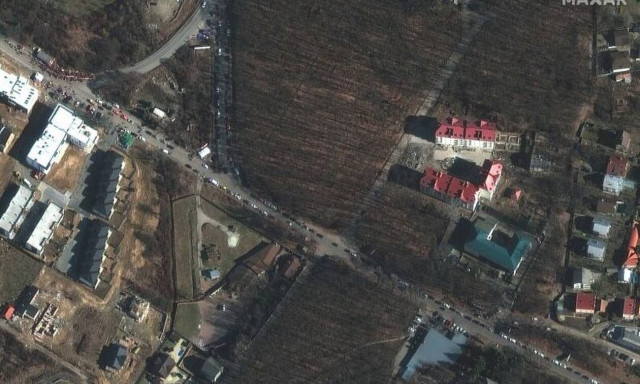 Πόλεμος στην Ουκρανία: Μυστήριο με τη ρωσική φάλαγγα - «Κόλλησε στη λάσπη», λέει η Δύση