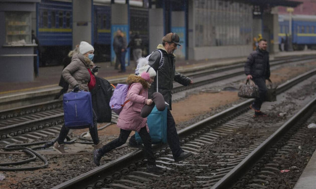 Πόλεμος στην Ουκρανία - Δραματική πρόβλεψη ΟΗΕ: Ίσως και 10 εκατ. πρόσφυγες από την ρωσική εισβολή