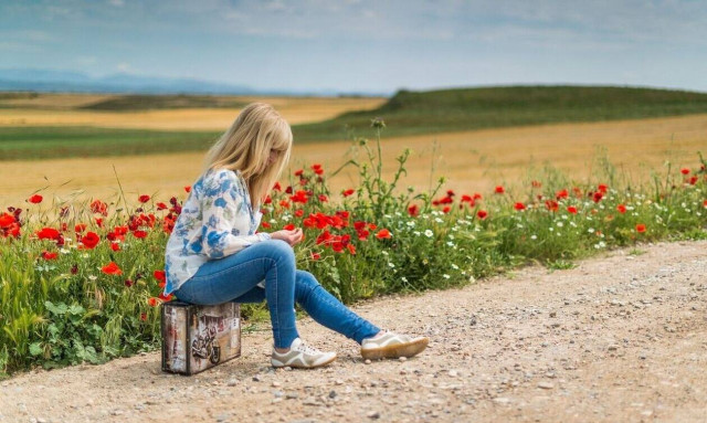 Άμφισσα: Έκανε ωτοστόπο ντυμένος γυναίκα και λήστεψε οδηγό