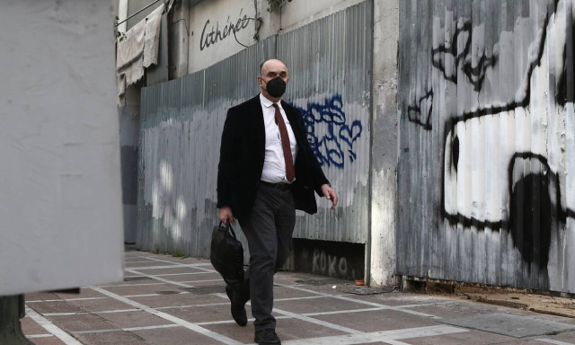 Recommendation for wearing masks in crowded public spaces