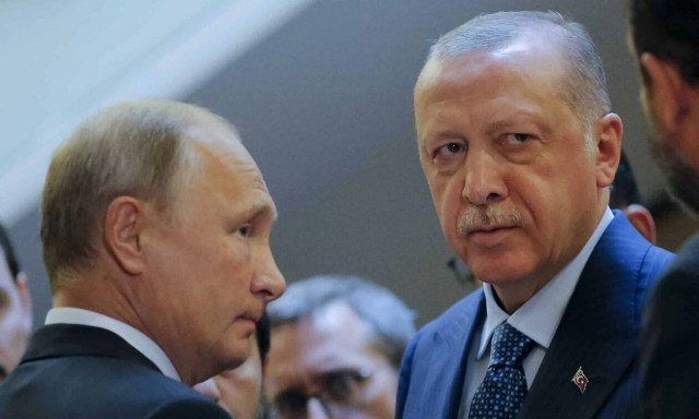 Η «μπλόφα» στα Στενά και η «παγίδα» για την Ελλάδα