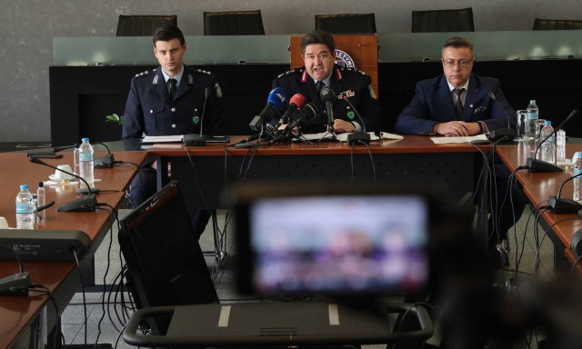 Σκρέκας, Καραμαλάκης, Τζεφέρης