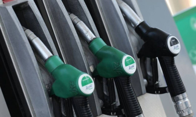 Ασμάτογλου στο Newsbomb.gr: «Θα αυξηθεί κι άλλο η βενζίνη - Θα ξεπεράσει τα δύο ευρώ το λίτρο»