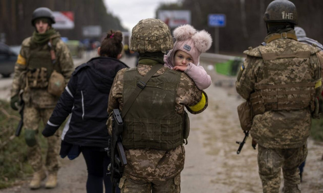 Ιστορίες ελπίδας και ανθρωπιάς μέσα στα συντρίμμια του πολέμου