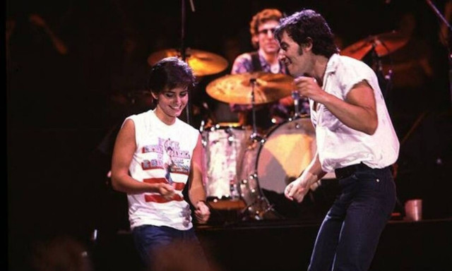 Κόρντεϊ Κοξ: Όταν η «Μόνικα» χόρευε με τον Μπρους Σπρίνγκστιν στο «Dancing in the Dark»