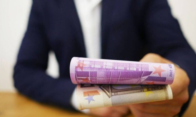 Επιστρεπτέα προκαταβολή: Σκέψεις για αύξηση των δόσεων