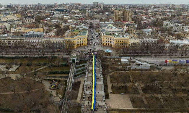 Πόλεμος στην Ουκρανία: Μάχες στο αεροδρόμιο του Μικολάγιεφ - Εντείνεται η πολιορκία στην Οδησσό