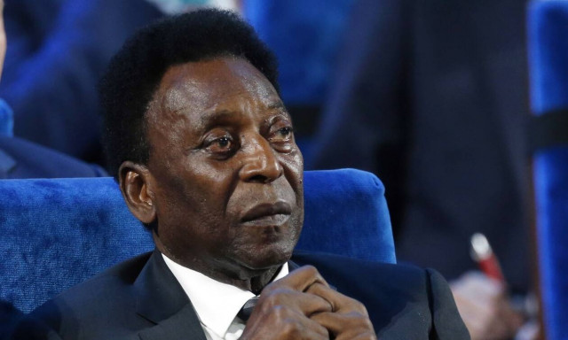 «Ο Πελέ δίνει σκληρή μάχη με τον καρκίνο» δήλωσε ο γιος του