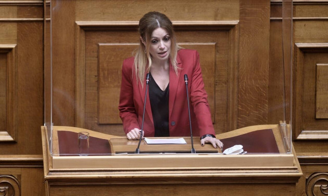 ΜέΡΑ25: Ανεξαρτητοποιήθηκε η Αγγελική Αδαμοπούλου - Αιχμηρή ανακοίνωση Βαρουφάκη