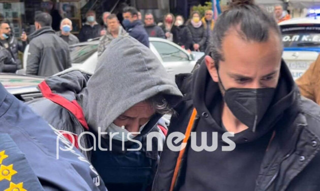 Ανδραβίδα: Στην εισαγγελέα ο δράστης του τετραπλού φονικού (vid)