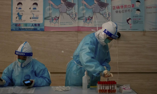 Νέα Έρευνα: Συρρίκνωση και ατροφία του εγκεφάλου μπορεί να επιφέρει ακόμη και η ήπια Covid-19