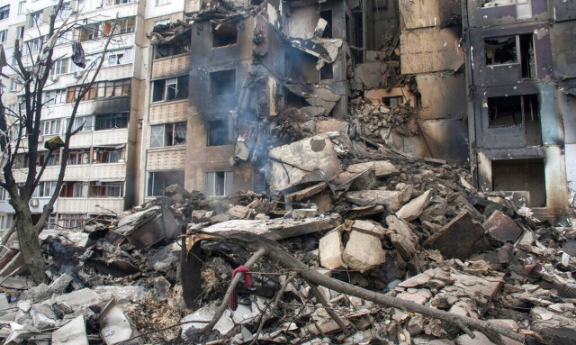 Πόλεμος στην Ουκρανία: Νεκροί και βομβαρδισμοί κτηρίων κοντά σε Χάρκοβο και Ζιτόμιρ