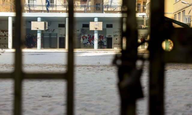 Schools in several suburbs of Athens shut down on Thursday over weather
