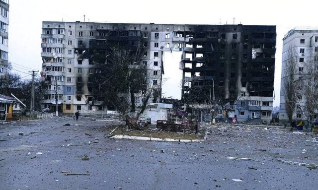 «Κόλαση» στη Μαριούπολη: Αεροπορική επίθεση στην αγορά και στο παιδιατρικό νοσοκομείο