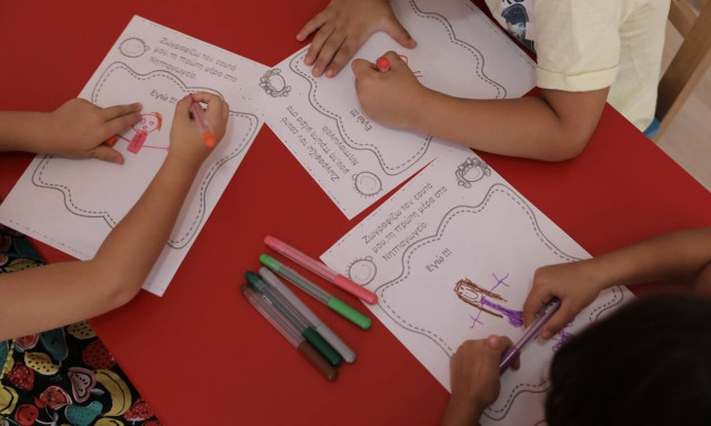 Κορονοϊός: Πάνω από 30.000 παιδιά ηλικίας 4 - 18 ετών νόσησαν την τελευταία εβδομάδα