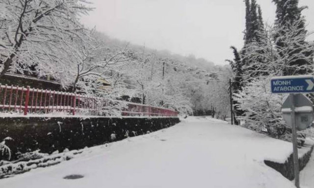 Κακοκαιρία «Φίλιππος»: Χιονίζει σε Φθιώτιδα και Ευρυτανία - Πού εντοπίζονται προβλήματα