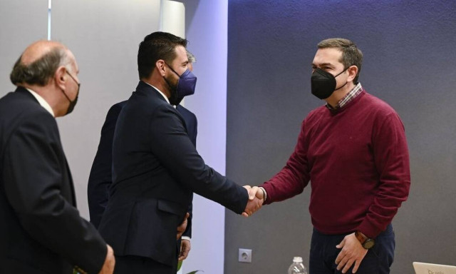 Τσίπρας: Οι «μέλισσες» έφαγαν τη δέσμευση Μητσοτάκη για την εθνική σύνταξη της μειονότητας