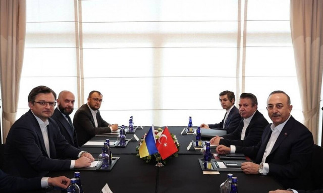 Πόλεμος στην Ουκρανία: To κρίσιμο ραντεβού Λαβρόφ-Κουλέμπα στην Αττάλεια