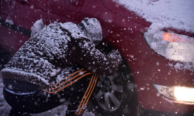 Κακοκαιρία Φίλιππος: Πώς βάζουμε αντιολισθητικές αλυσίδες - Αναλυτικές οδηγίες με απλά βήματα