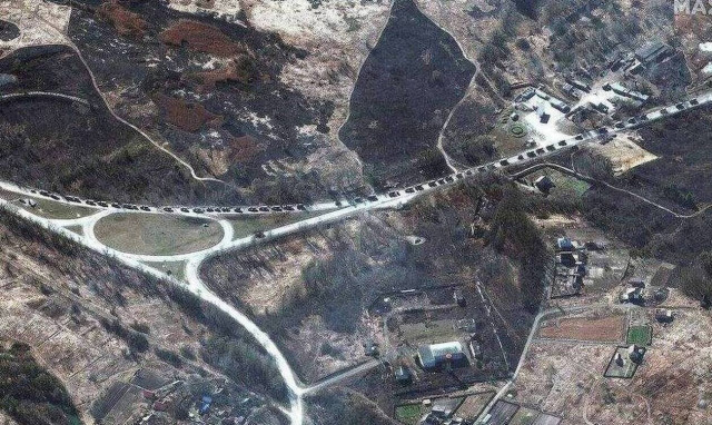 Πόλεμος Ουκρανία: Σκοτώθηκε διοικητής του Πούτιν σε ενέδρα - Ήταν στην φάλαγγα έξω από το Κίεβο