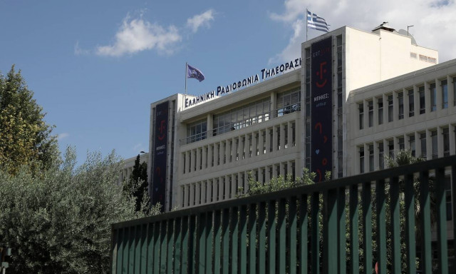 Σάλος στην ΕΡΤ για τον ανταποκριτή στη Μόσχα: «Δίνει ρεπορτάζ από την Κυψέλη» - Τι απαντά η ΕΡΤ